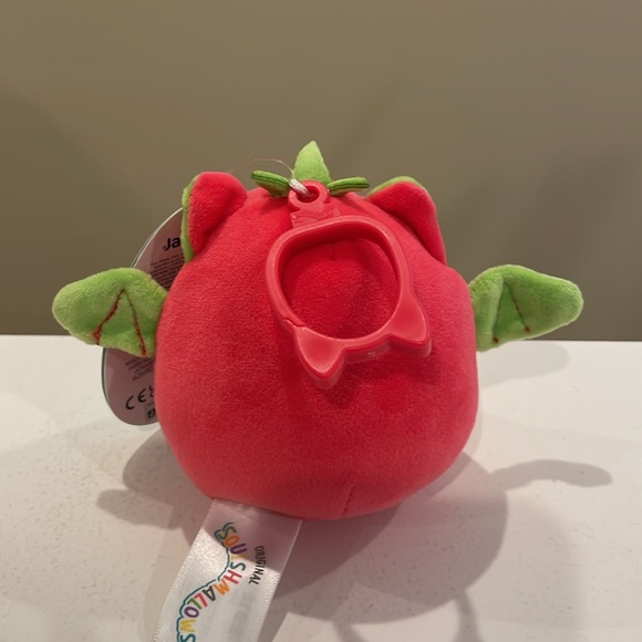 NWT 3.5” Zuli the Dragonfruit Bat Squishmallow Clip - Crossover Squad Series 2 - Picture 2 of 4